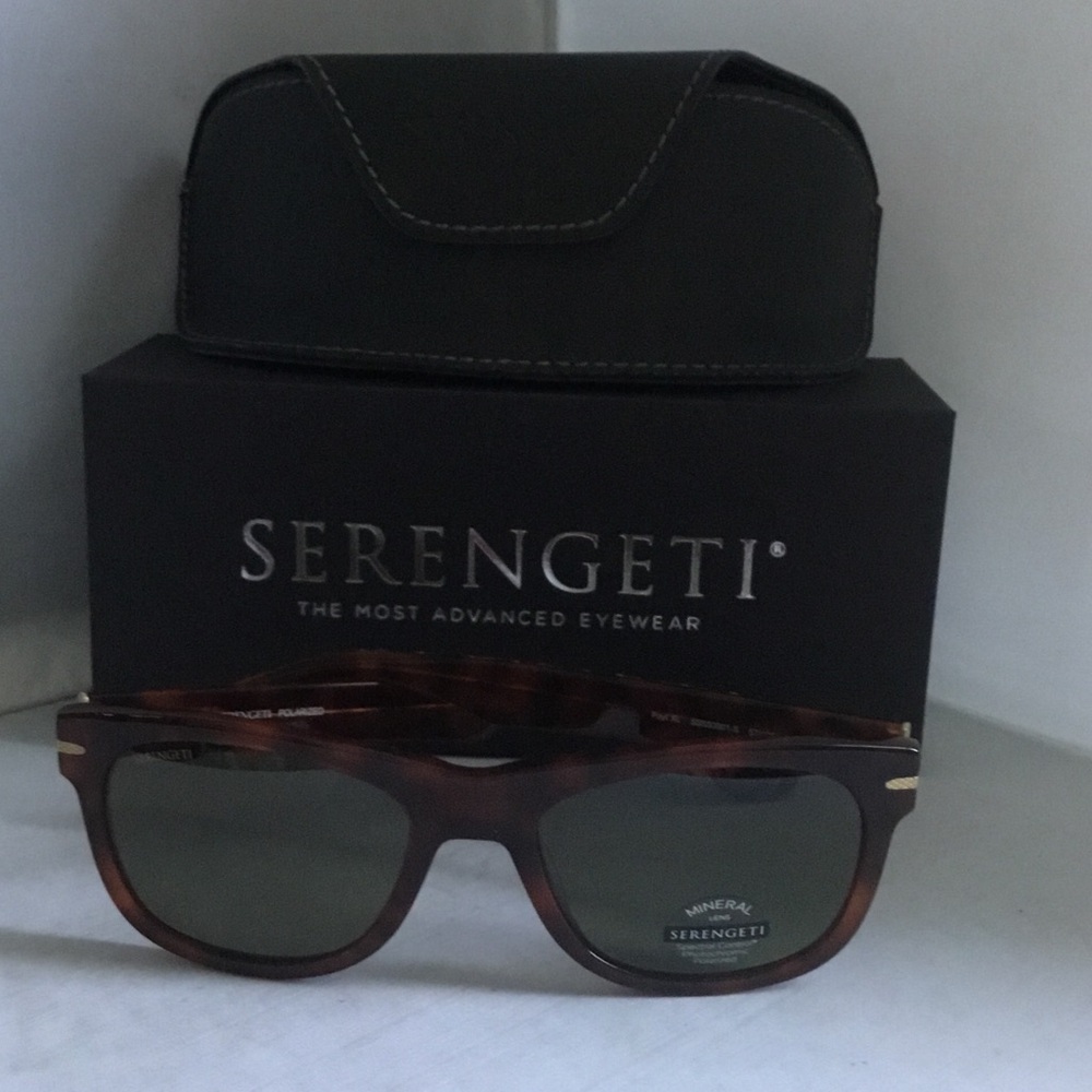 Serengeti Foyt Brown Sunglasses Polarized with Black Case.
